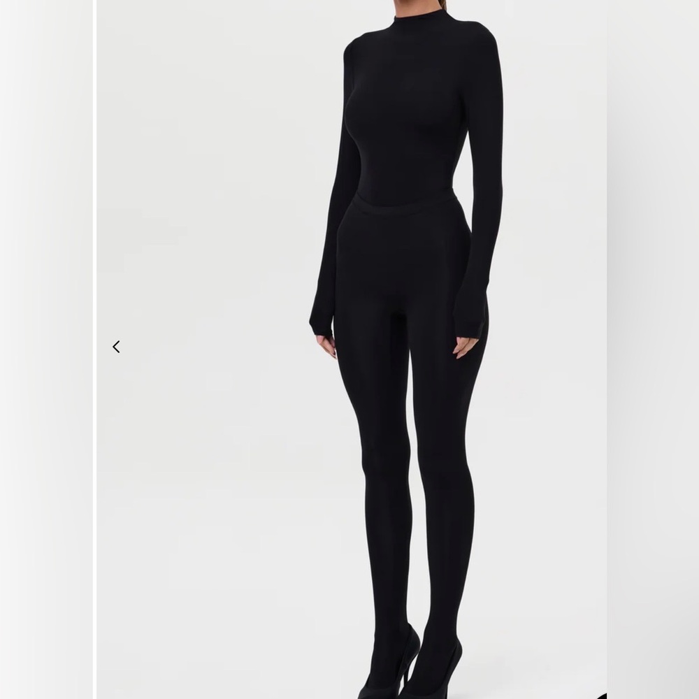 Naked wardrobe close toe two piece set